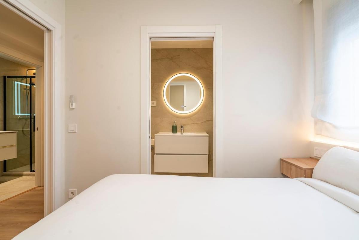 F132 Brand New Design - Feria Appartement *